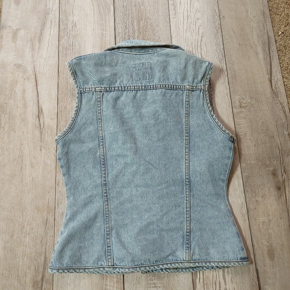 Old jean vest - Picture 4 of 8